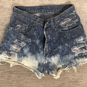 High waist ripped jean shorts